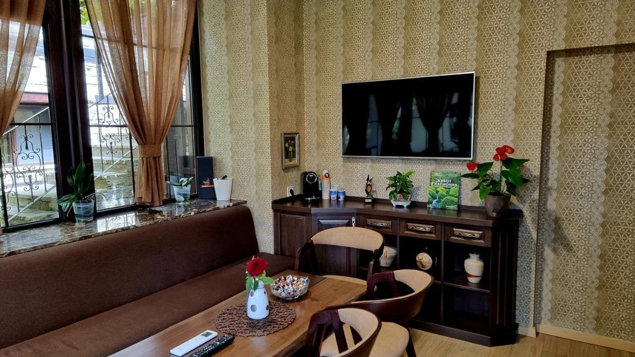 Семеен Хотел Чардаците โลเวช ภายนอก รูปภาพ